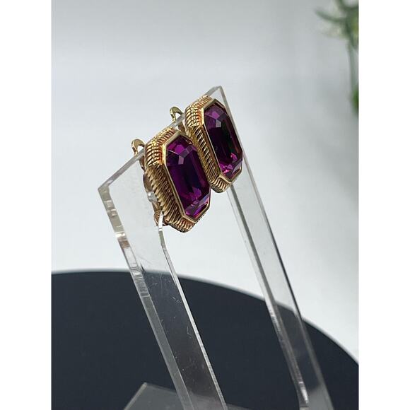Swarovski Swan Small Signed Fuchsia Pink Crystal Rectangular Clip on Earrings - Picture 5 of 16
